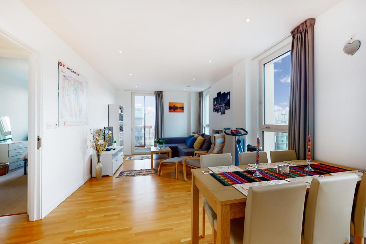Lovely 2 Bedroom Flat With Balcony In Stratford London Exterior foto