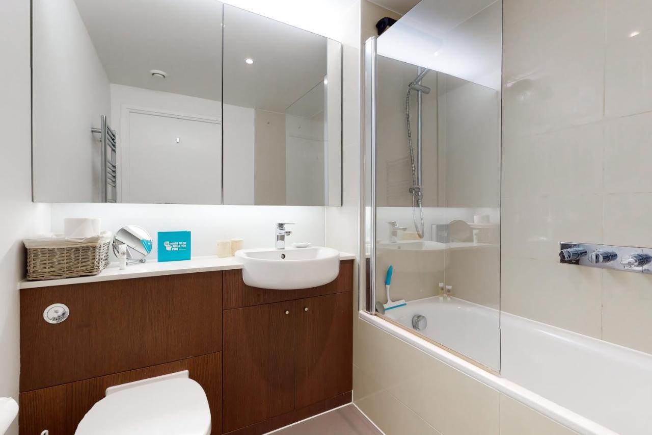 Lovely 2 Bedroom Flat With Balcony In Stratford London Exterior foto