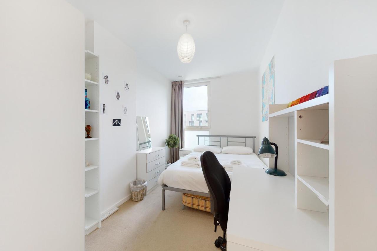 Lovely 2 Bedroom Flat With Balcony In Stratford London Exterior foto